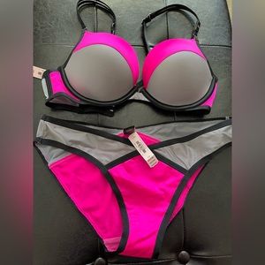 Victoria’s Secret VERY SEXY PUSH UP PIGEONNAT SET